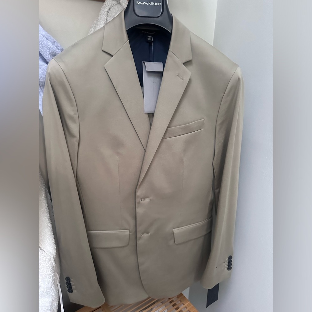 NEW WITH TAGS- BANANA REPUBLIC SLIM FIT Monteco Suit Set